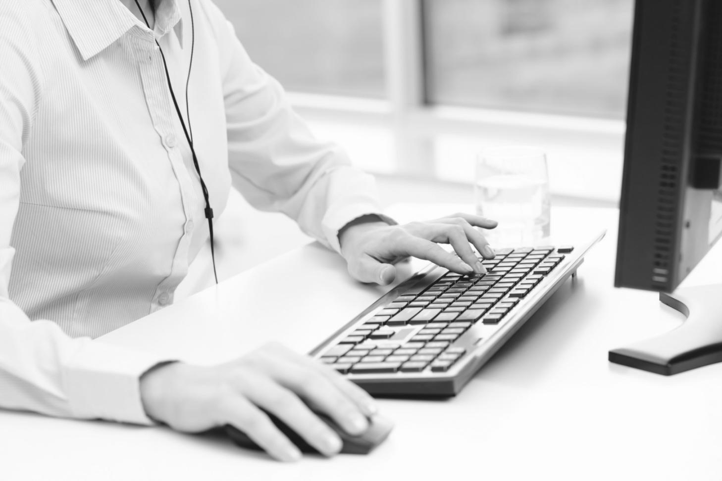 Students working on data recovery scenarios in our Taiwan training lab